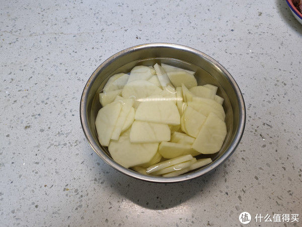 腊肉土豆片|炒腊肉时，切记别直接下锅炒，多加一步，腊肉口感更好更入味