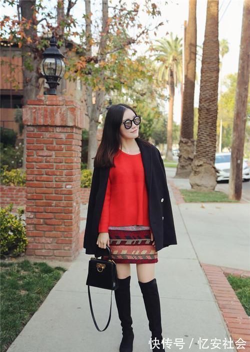 高跟鞋 个矮的女人，不管穿大衣还是羽绒服，记住这3点，显瘦显高又时髦