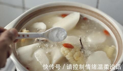 洋葱炒肉大部分人第一步就做错，怪不得很难吃，20年大厨教你一招