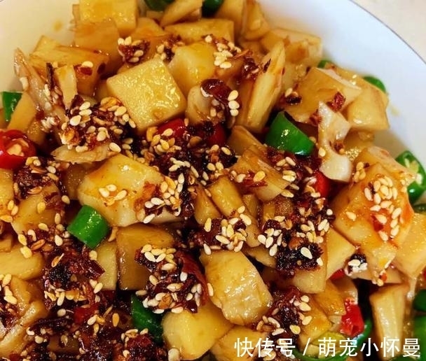 家里神兽送走后,黄磊喝着小酒悠闲自在做美食,网友:闻到香味了