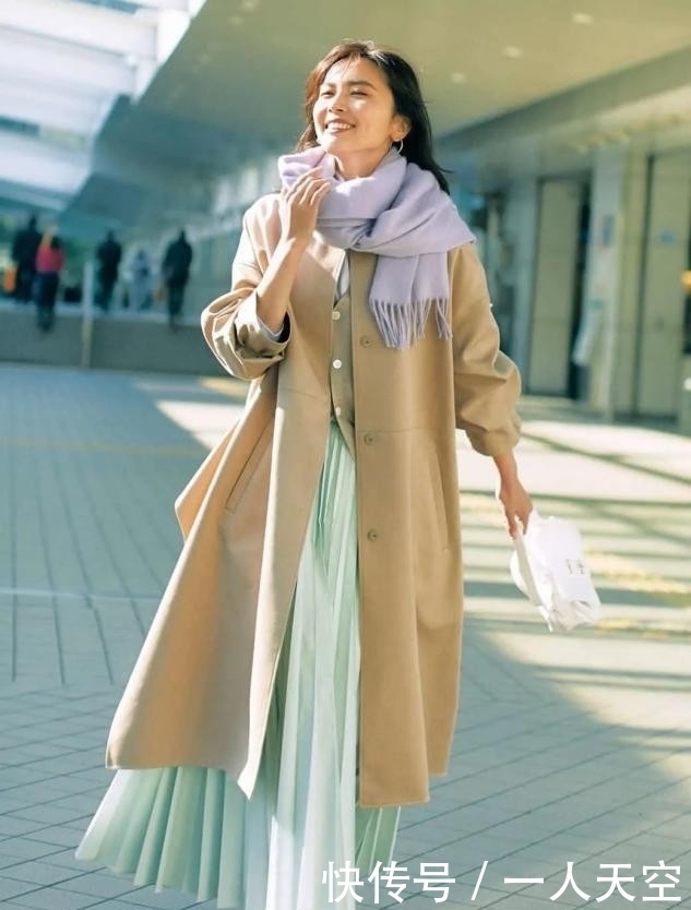 开春了,你的风衣准备好了吗?照着这样穿,时髦精就是你