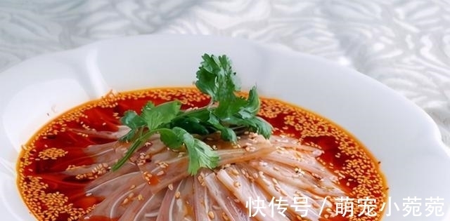 十五道饭店精品凉菜,川味十足,味型丰富,深受广大观众喜爱
