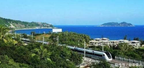 美景|中国的首个环岛高铁，串联全岛旅游线看尽海边美景，票价需300元