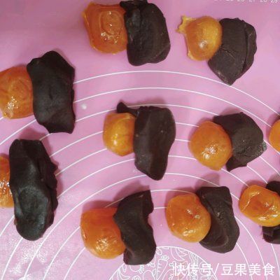 配方|零失败！私房专用配方！酥到掉渣的蛋黄酥