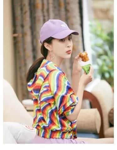 炸鸡|都自认是女艺人中的胖子了，李菲儿怎么下午茶还要吃鸡腿？