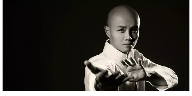 言語犀利到銷聲匿跡，46歲樂嘉是怎么做到的