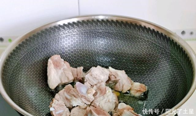 家家户户|它是厨房里的“补钙能手”，钙含量比牛奶高，家家户户吃得起