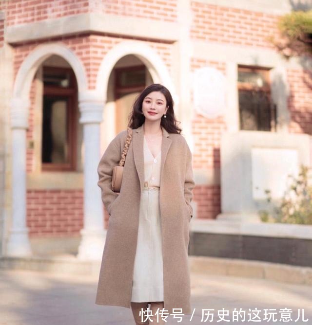 雷区 秋冬,流行这4种大衣搭配,好看还显气质!秋冬,流行这4种大衣搭配,好看还显气质!