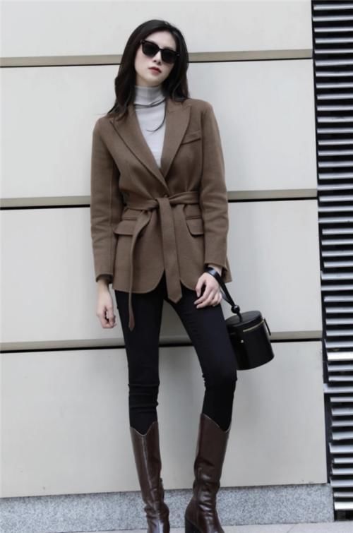 女人不管多大年纪，穿衣服尽量避免这3种“颜色”，沉闷还显老气