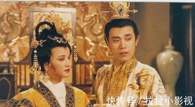 唐故#专家从猪圈里找到一块石板,上面刻着六个字,解开了一美女的秘密!