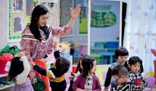 同龄人|幼儿园老师:孩子家有没有钱能一眼看出,不看打扮,看这三点