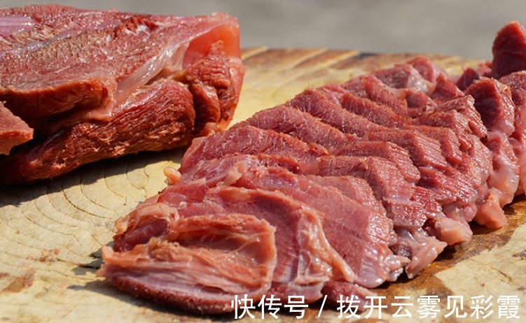 牛肉久炖不烂大厨教你1招,多加1勺,熟得快,软烂鲜香又入味
