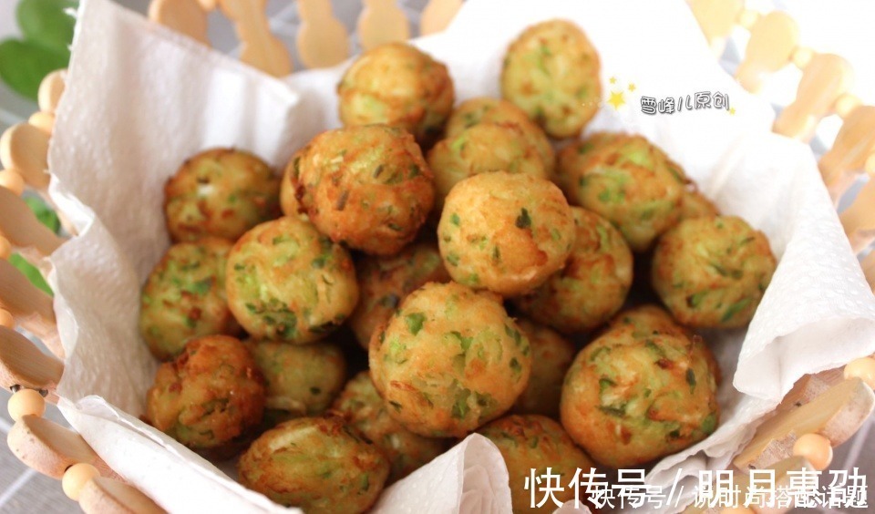 小人参|做萝卜丸子不用淀粉不用面粉,加它外酥里软不发硬,做一盆都吃光
