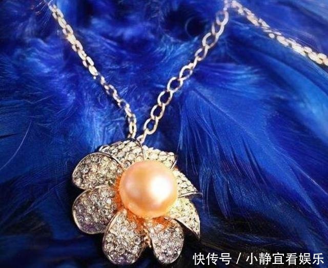 玫瑰金|哪款珍珠首饰更适合自己?雪白肌肤也需要绿叶衬,戴对了魅力十足
