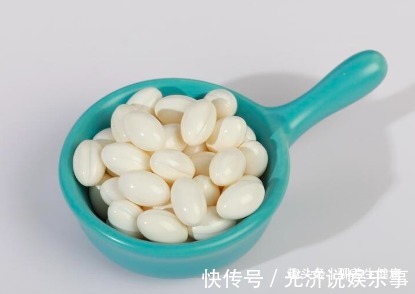 成骨细胞|花生是骨质疏松的发物?医生:不想骨头成蜂窝,3种食物尽量远离