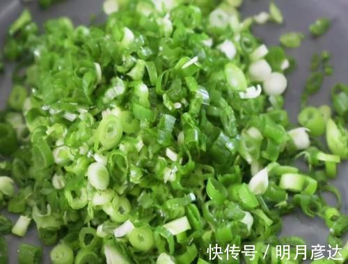 炸萝卜丸子，记住“1腌2拌3炸”技巧，不加一滴水，丸子放凉也脆