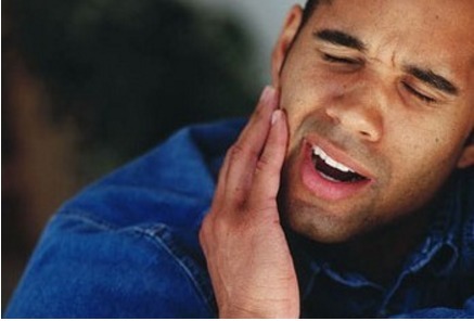 起床|早上起床后有4种表现,你的肝脏已经“破烂”,别不当回事