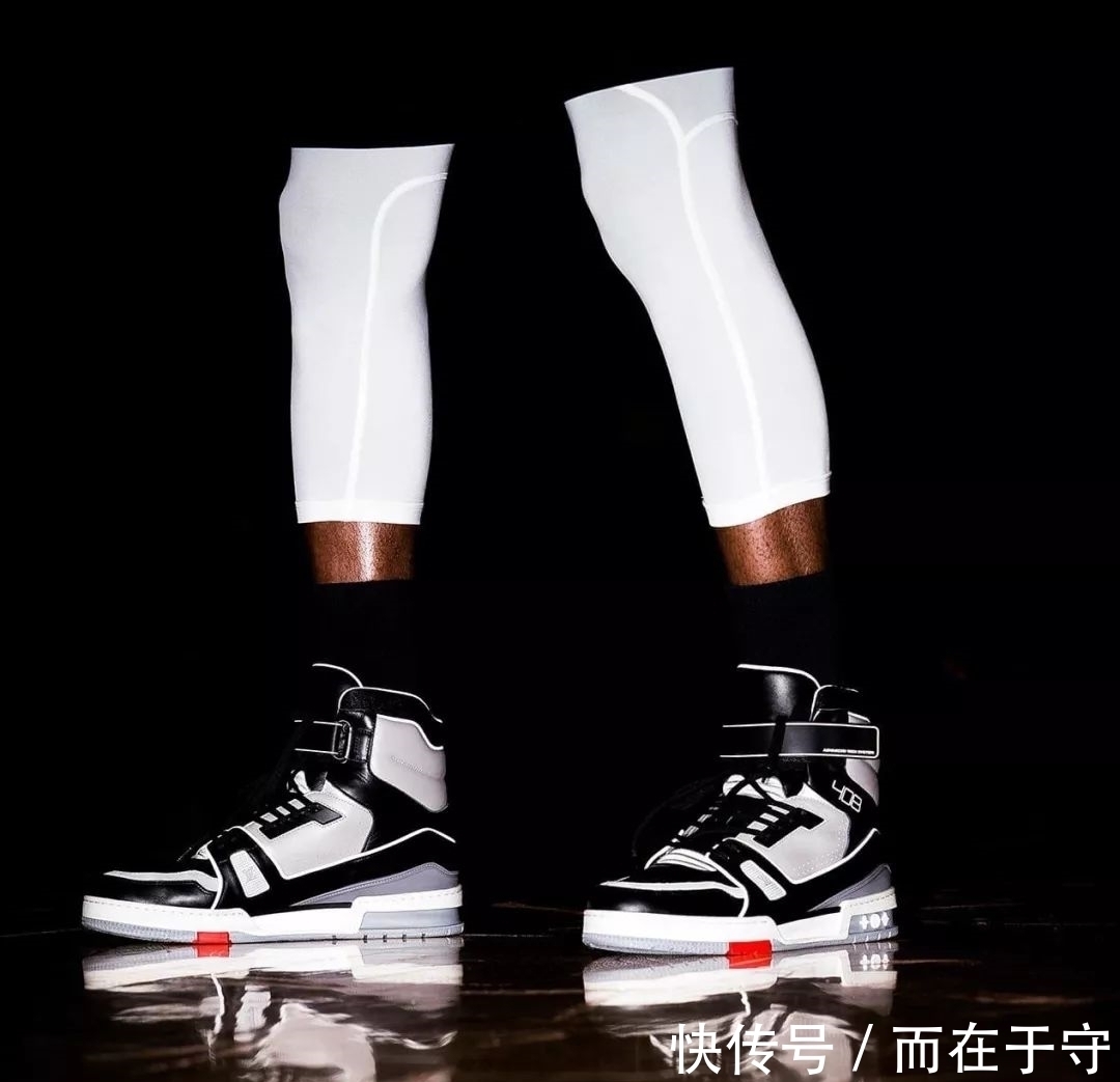 球鞋 Dior x AJ1终于露出真容，与奢侈品联名的Nike是不是“变味”了？