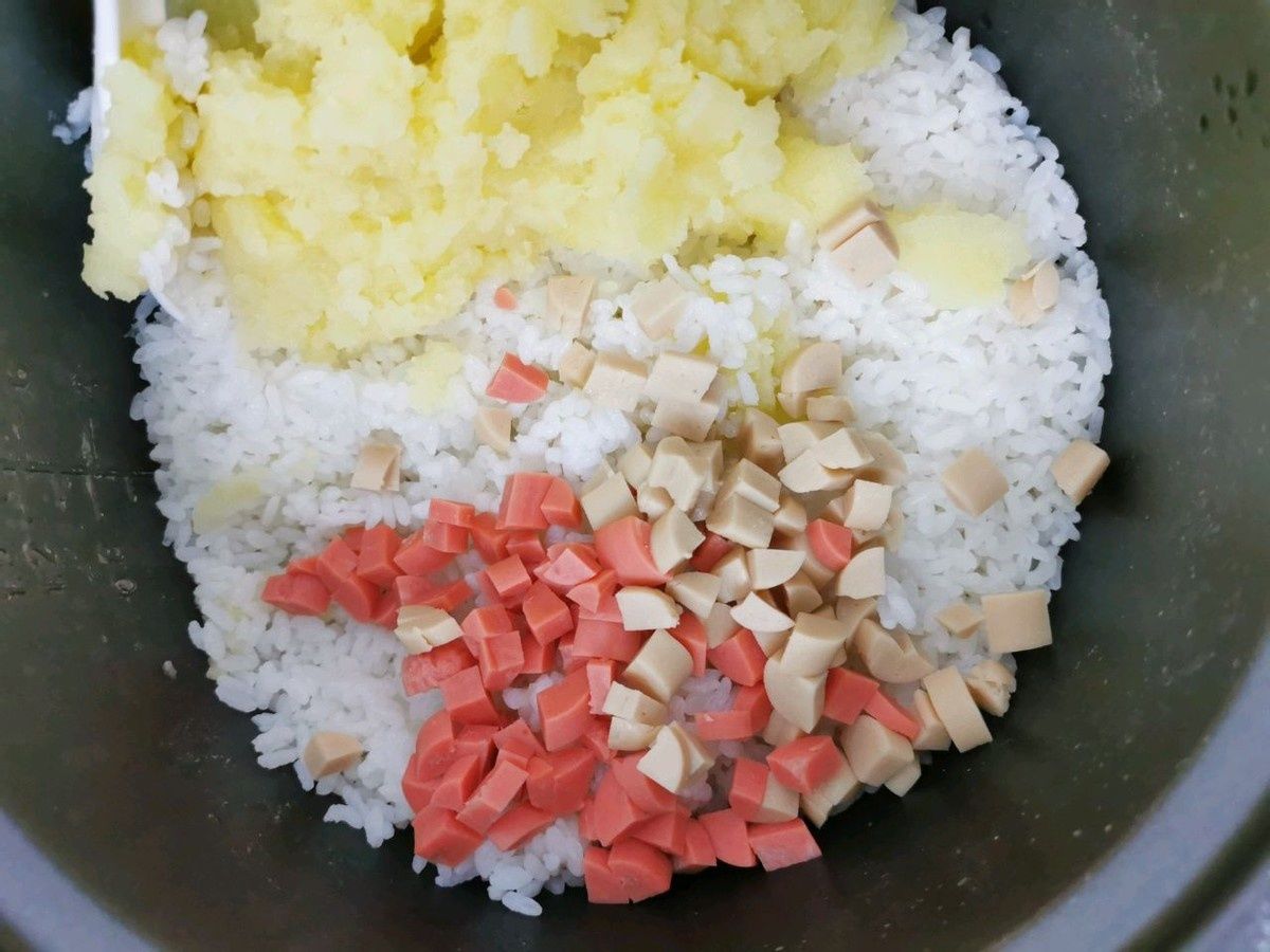 东北经典菜肴：私房菜包饭，荤素搭配，酱香十足，超级好吃