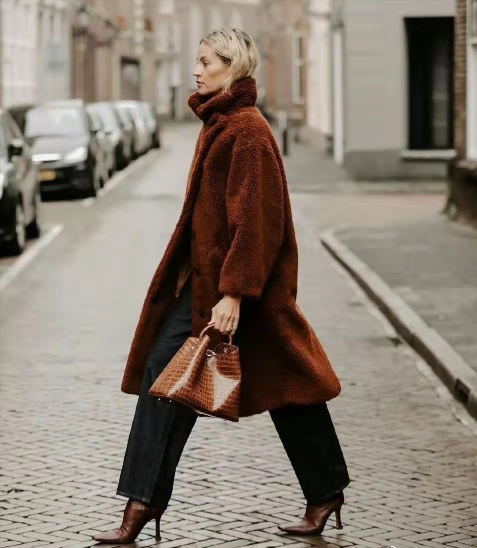 色彩 精致女人不单调,冬天靠色彩玩出花样,靠“细节”变时髦