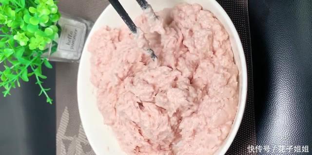 肉馅|教你做好吃的肉丸子,滑嫩Q弹味道鲜美,冬天吃既美味又解馋