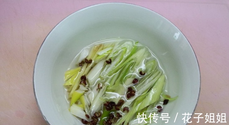 肉馅|调饺子馅,记住不要用料酒!巧用两招,去腥增香,还鲜嫩多汁!