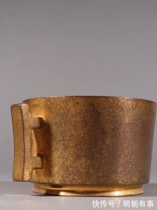 旧藏@旧藏 铜鎏金双耳筒式香炉。