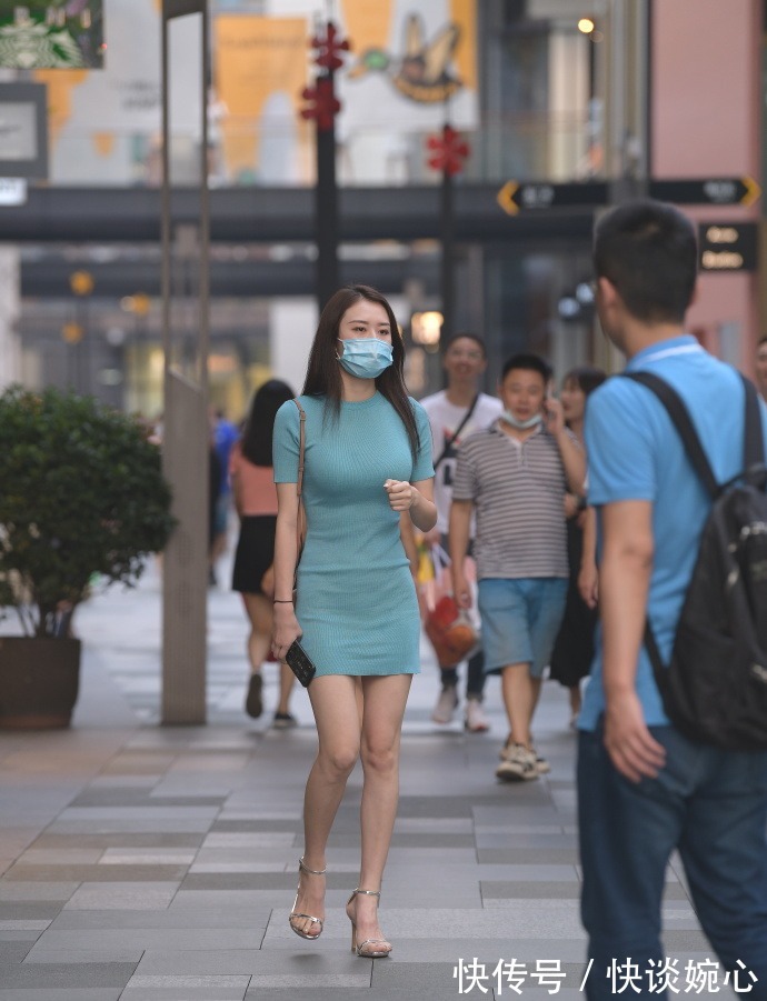 穿搭 秋季“辣妈”穿搭,选择短袖连衣裙,展现别致成熟魅力!