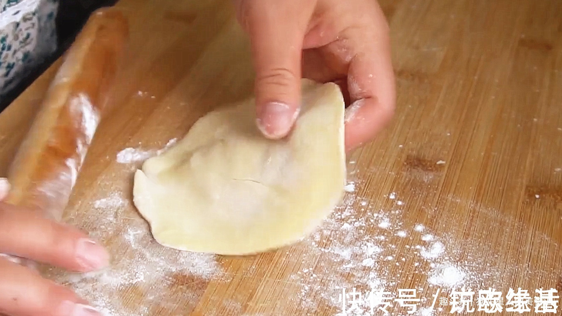 天气热要多吃粗粮，教你一个做法，香甜柔软，美味好消化