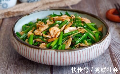 冬天进补,遇见这菜别手软,上锅炒一炒,补钙质,营养又解馋