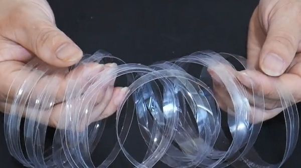 家家户户|把塑料瓶剪成丝,绑在筷子上,解决了家家户户的大难题,太实用了