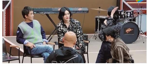 《闪光的乐队》周洁琼、尚雯婕双向拒绝,尴尬名场面太好笑