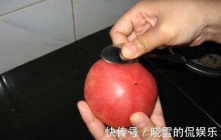 勺子|西红柿去皮最忌用开水烫,教你2个小妙招,快速去皮营养不流失!