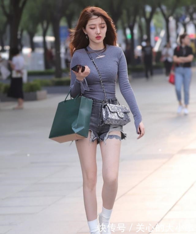 打扮 打底裤打扮起来减龄,创造出不一样的味道!