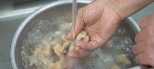 软烂|这才是鸡爪最好吃的做法,软烂入味,下酒又下饭,搭配啤酒真过瘾