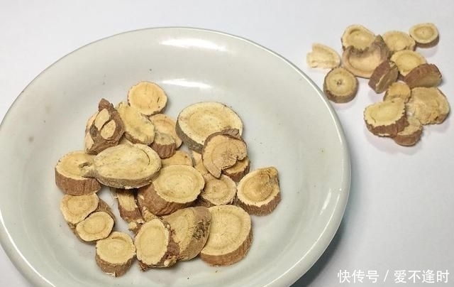 今天才知道，黄芪不能随便泡水喝，为了健康，牢记3点，别再犯错