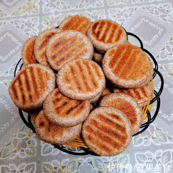 这道黑麦杂粮饼（减脂饮食），我一年四季都想吃