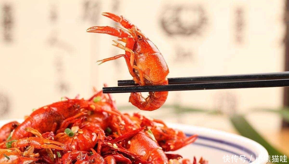 傻子|为什么现在小龙虾“不火”了?夜市老板:食客们又不是傻子!