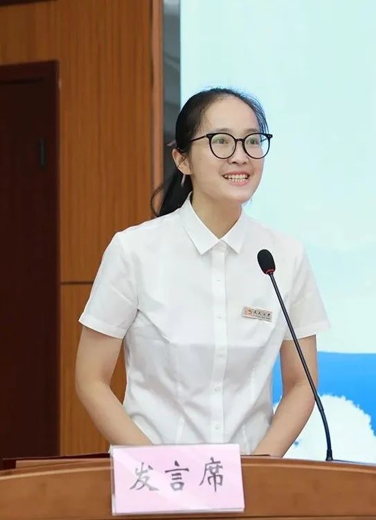 发言|表彰大会上，这3位优秀教师代表的发言让人感动……