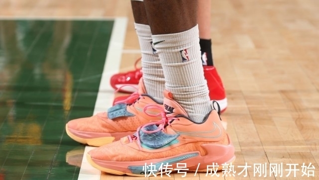 protro|NBA球员上脚:字母哥哥上脚Freak 3,保罗·乔治上脚PG2.5