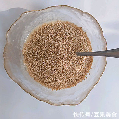 白芝麻|#一口新年味，全家享佳味#蕾丝瓦片