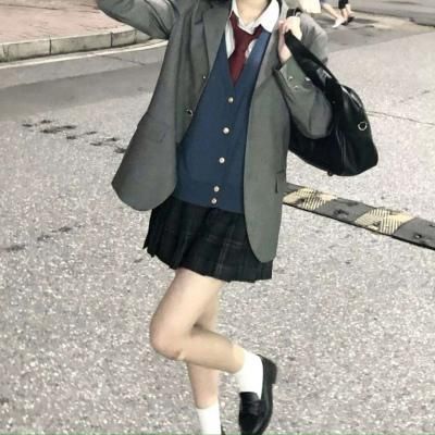 生长激素|女孩子身高多少以下算“矮”看到答案后,网友抱歉,我拖后腿了