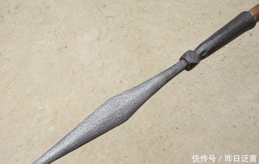 传说四大绝枪: 一种放血一绝 一刺血尽, 一种毒杀一绝 看到枪头死