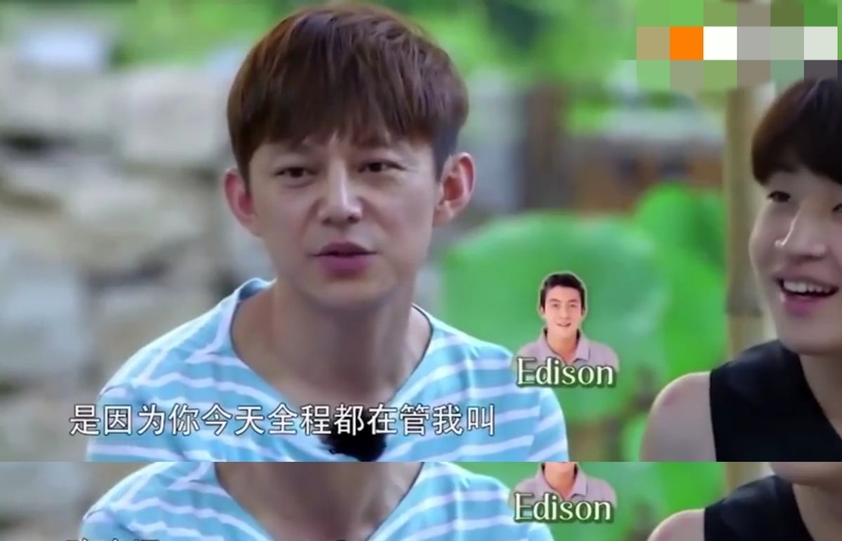 春晚 46岁何炅主持频失误,将选秀决赛比作春晚,数次嘴瓢念错选手名字