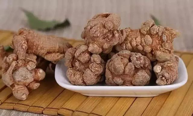 蜂蜜水|天天吃三七粉没效果老中医告诉你,怎么吃见效才最快