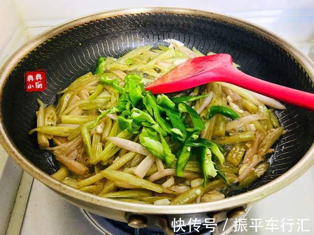 青椒|超容易翻车的家常菜,大火快炒才是王道,切记