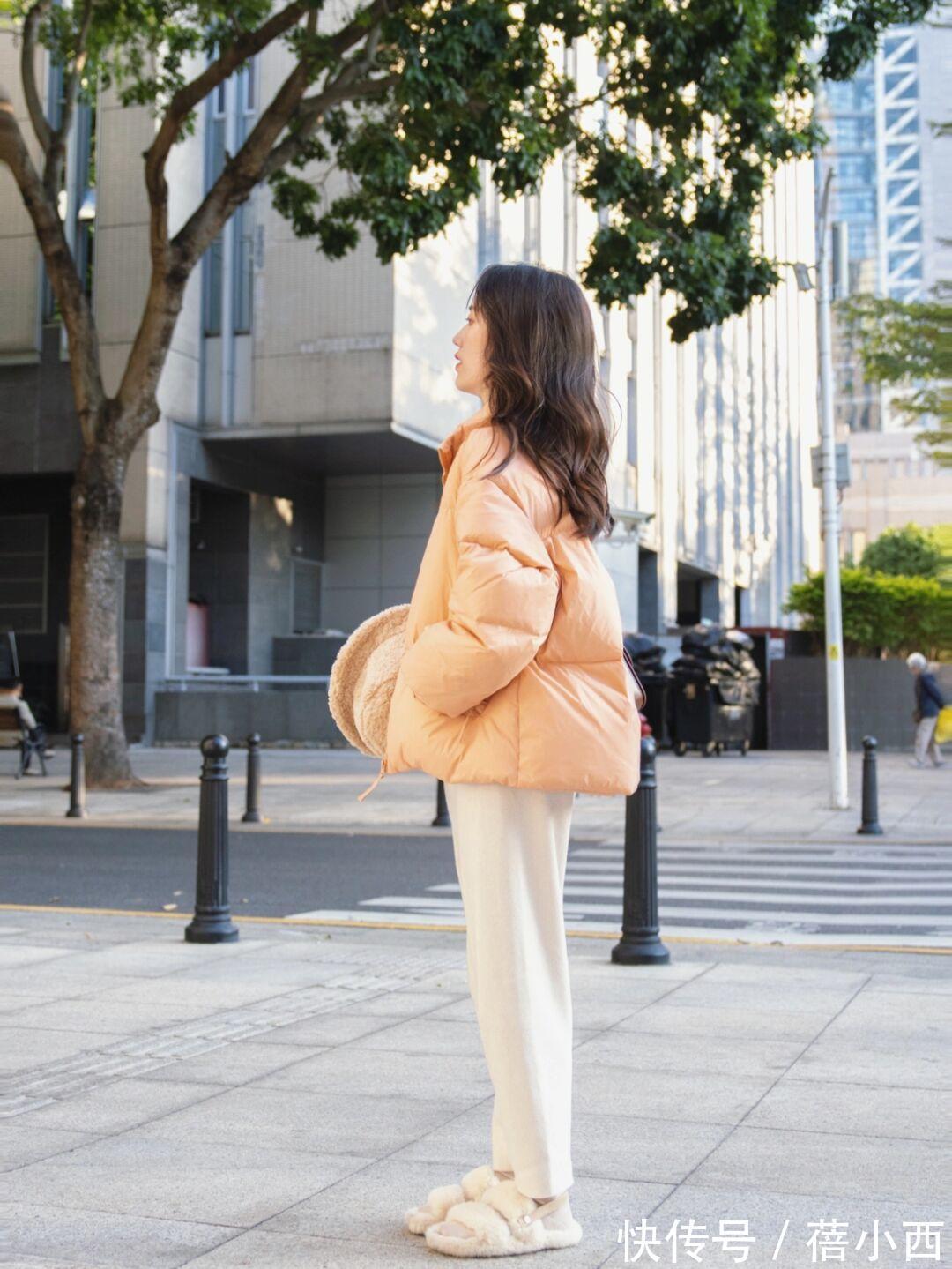 洋气|女人无论年纪多大,穿“羽绒服”都能时髦洋气,跟博主照穿就行