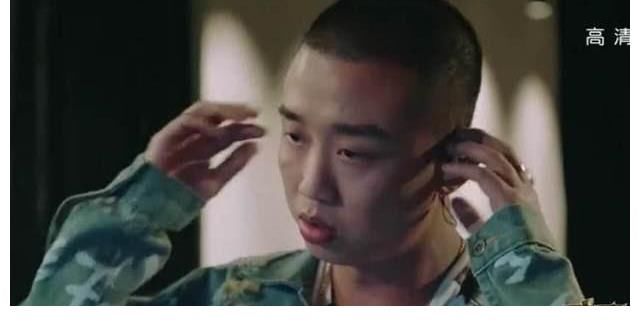 山鸡哥|敢对陈小春说狠话“我绝对不会让我兄弟吃亏”，这该有多飘