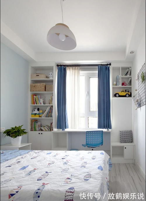 衣帽间|卧室别再靠床头装书桌了,换个位置省空间又美观,早知我也这么装