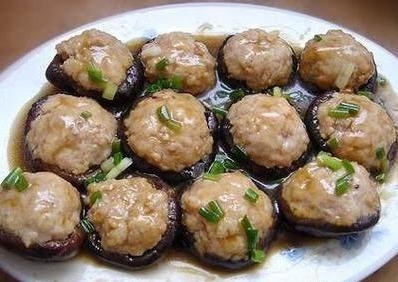 几道家常菜不仅味道鲜美,造形也很好看,招待客人有面子